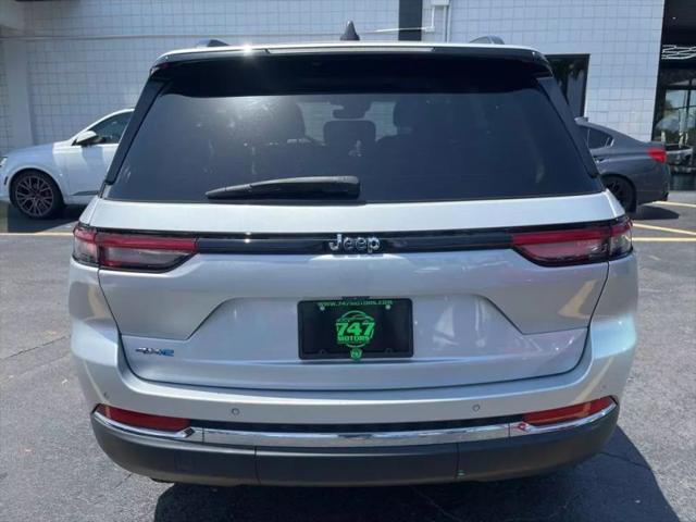 2023 Jeep Grand Cherokee Base