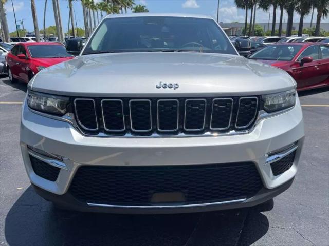 2023 Jeep Grand Cherokee Base