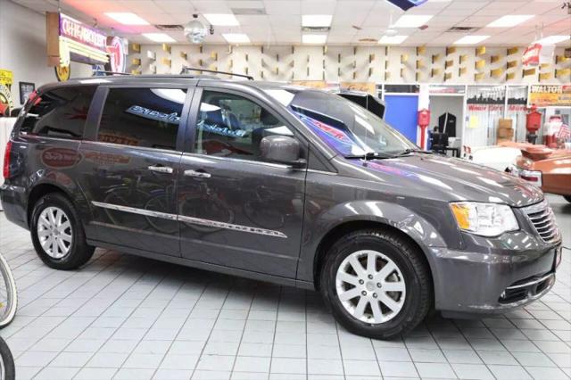 2016 Chrysler Town & Country Touring