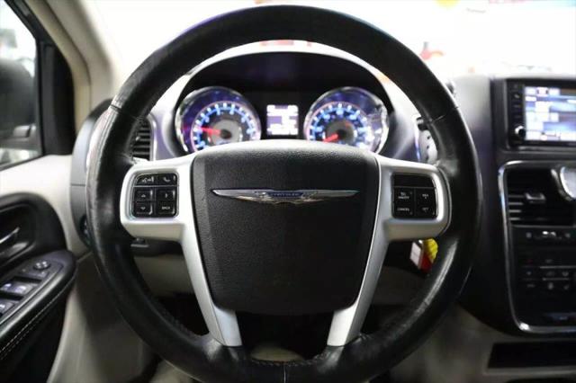 2016 Chrysler Town & Country Touring