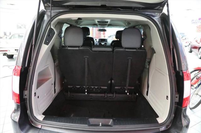 2016 Chrysler Town & Country Touring
