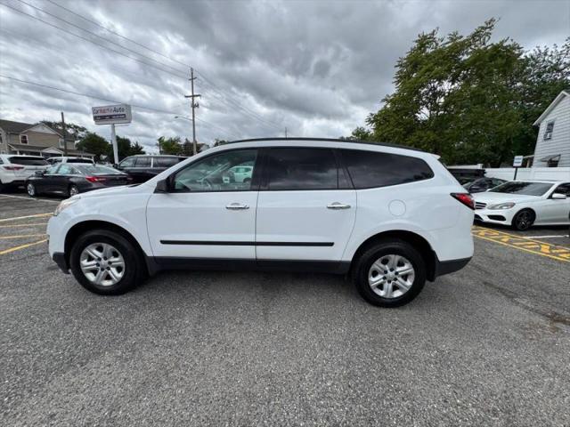 2017 Chevrolet Traverse LS