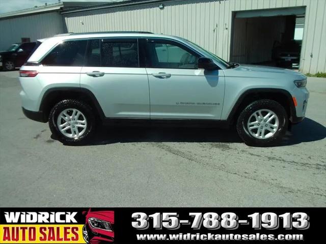 2023 Jeep Grand Cherokee Laredo 4x4
