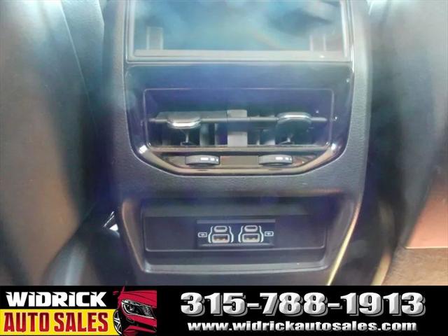 2023 Jeep Grand Cherokee Laredo 4x4
