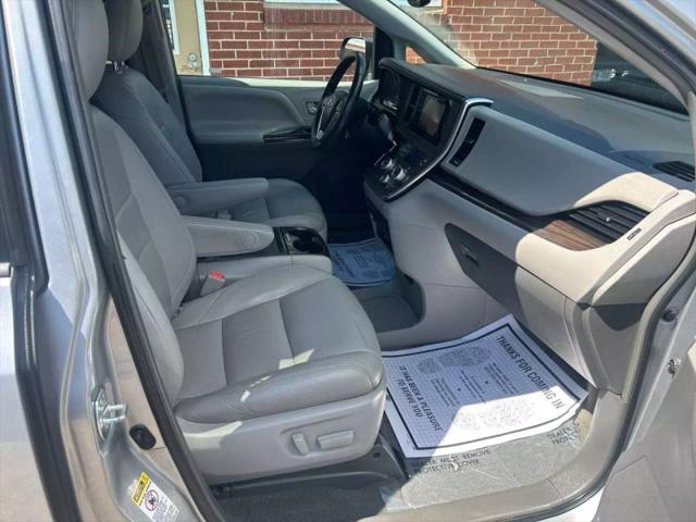 2015 Toyota Sienna XLE 8 Passenger