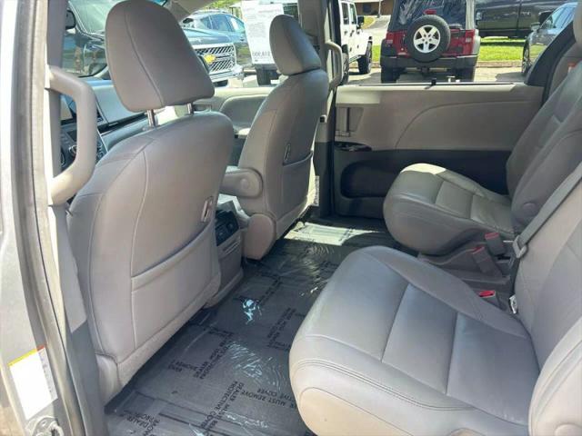 2015 Toyota Sienna XLE 8 Passenger