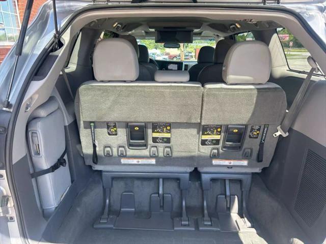 2015 Toyota Sienna XLE 8 Passenger