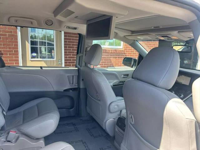 2015 Toyota Sienna XLE 8 Passenger