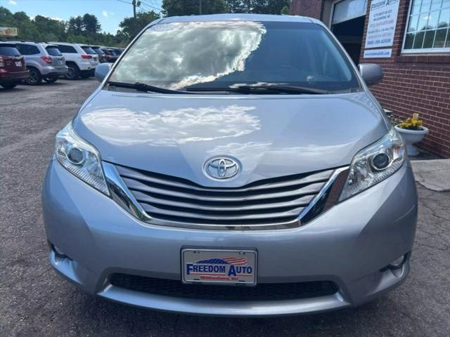 2015 Toyota Sienna XLE 8 Passenger