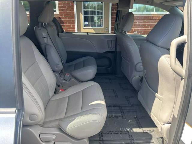 2015 Toyota Sienna XLE 8 Passenger