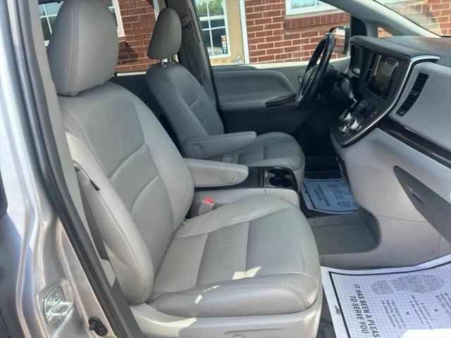 2015 Toyota Sienna XLE 8 Passenger