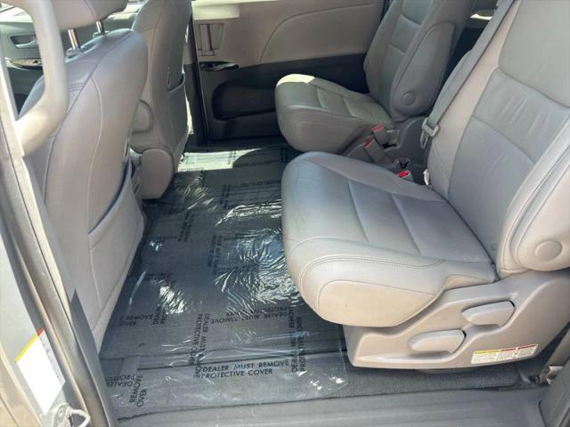 2015 Toyota Sienna XLE 8 Passenger