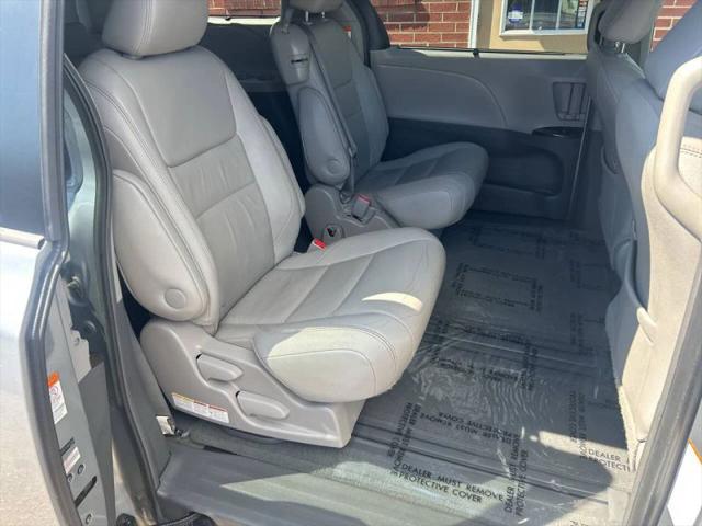 2015 Toyota Sienna XLE 8 Passenger