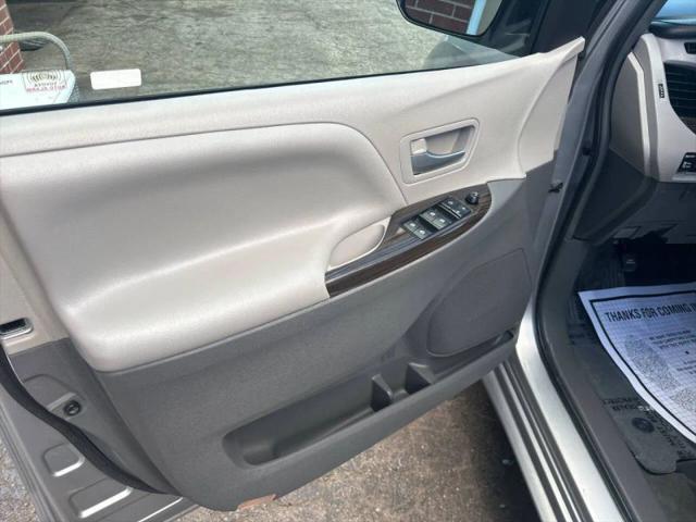 2015 Toyota Sienna XLE 8 Passenger