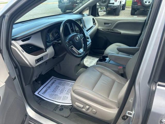 2015 Toyota Sienna XLE 8 Passenger
