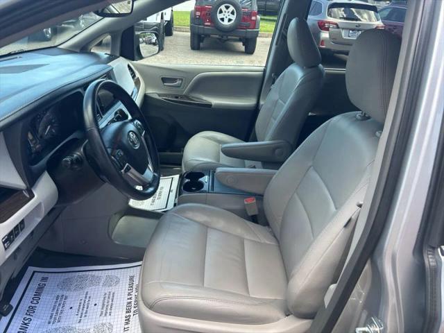 2015 Toyota Sienna XLE 8 Passenger