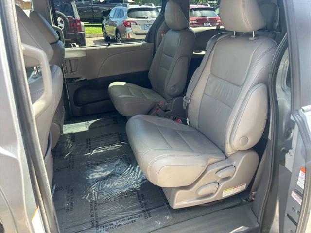 2015 Toyota Sienna XLE 8 Passenger