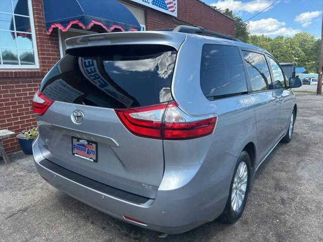 2015 Toyota Sienna XLE 8 Passenger