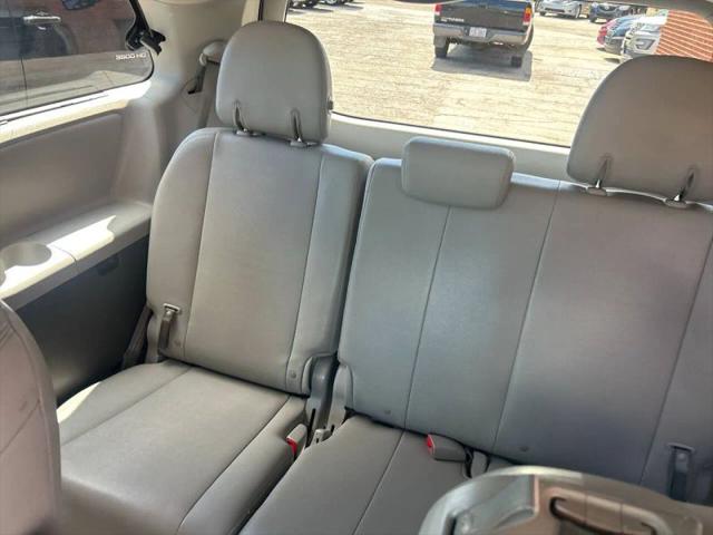 2015 Toyota Sienna XLE 8 Passenger
