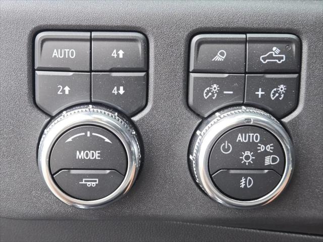 2025 GMC Sierra 1500 4WD Crew Cab Short Box Elevation with 3SB