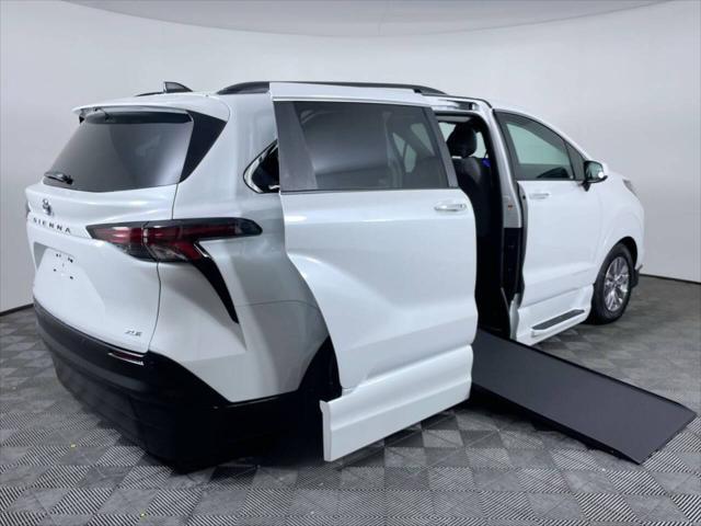 2025 Toyota Sienna XLE