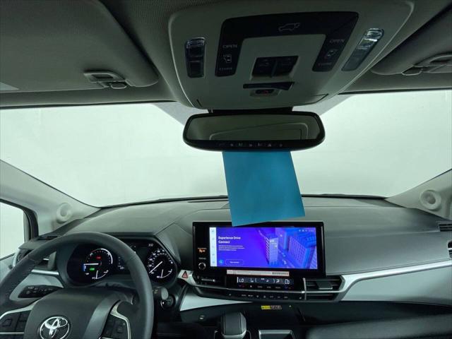 2025 Toyota Sienna XLE