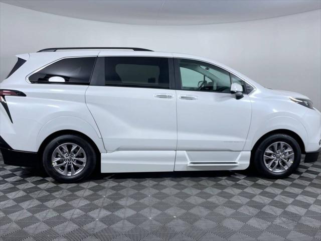 2025 Toyota Sienna XLE