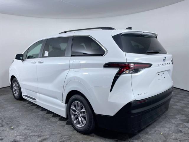 2025 Toyota Sienna XLE