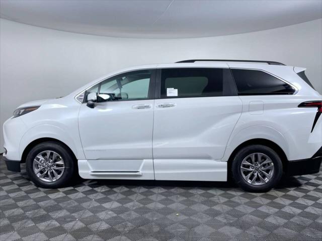 2025 Toyota Sienna XLE
