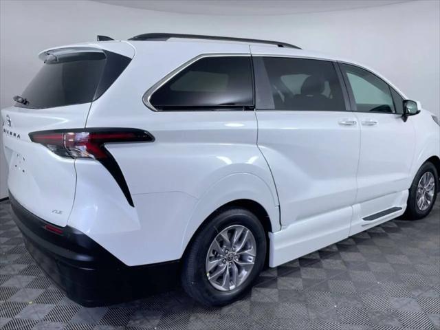 2025 Toyota Sienna XLE