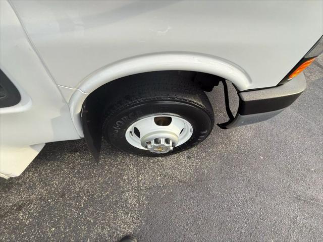 2013 Chevrolet Express Cutaway 4500 Diesel