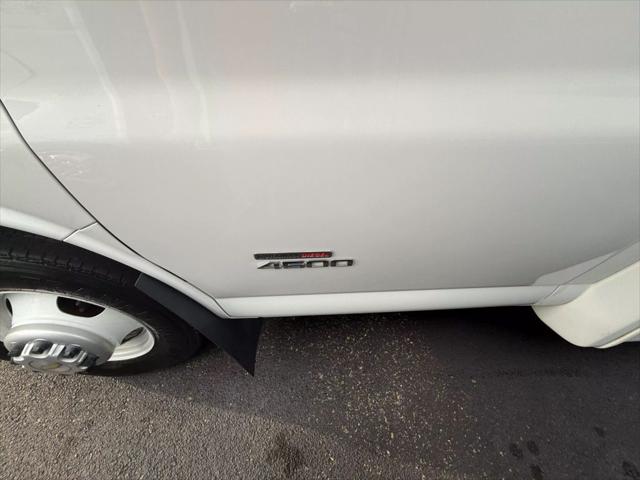 2013 Chevrolet Express Cutaway 4500 Diesel