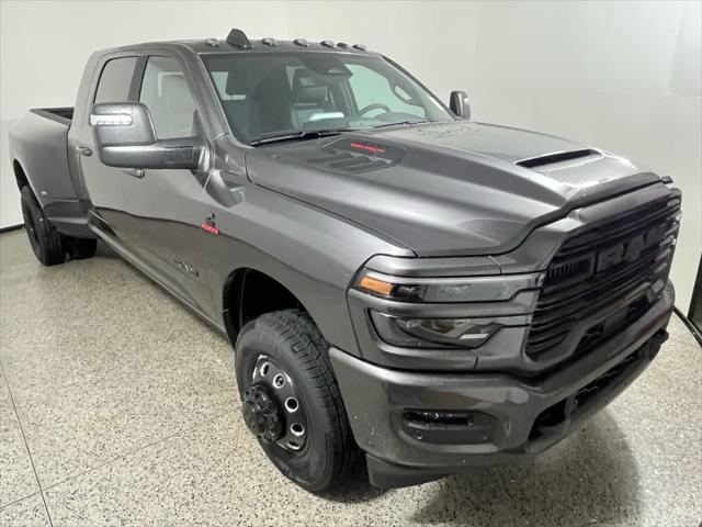 2025 RAM Ram 3500 RAM 3500 LARAMIE MEGA CAB 4X4 64 BOX