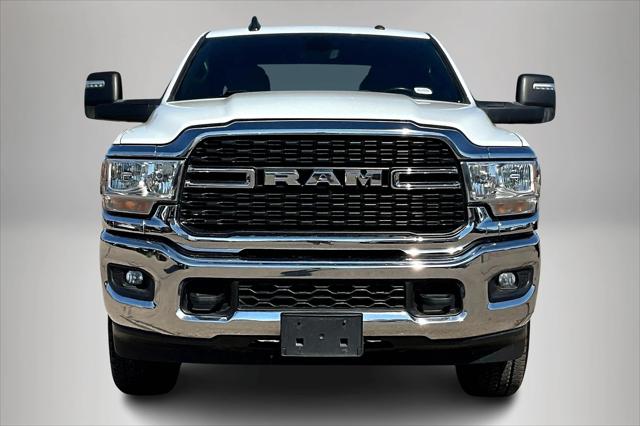 2023 RAM 3500 Big Horn Crew Cab 4x4 8 Box