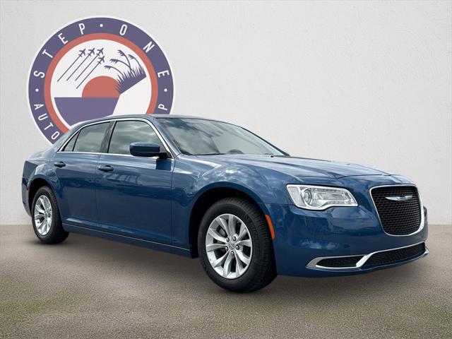 2023 Chrysler 300 Touring