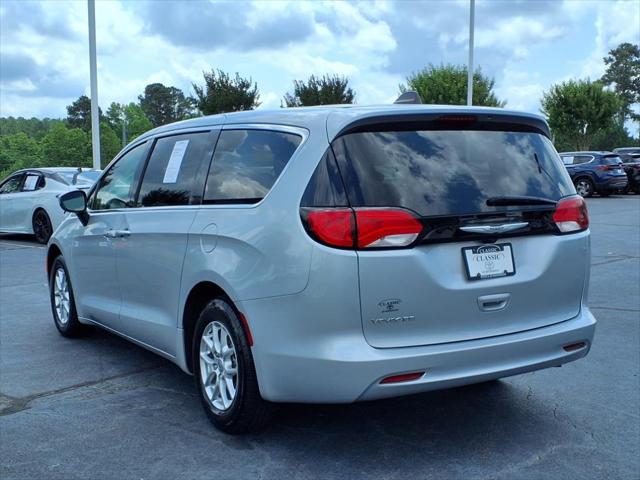2023 Chrysler Voyager LX