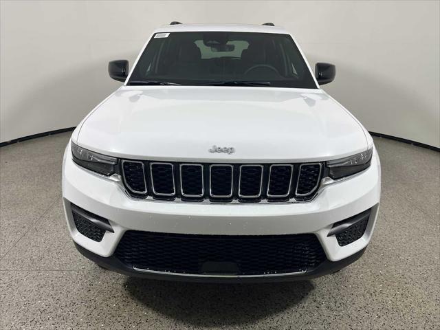 2025 Jeep Grand Cherokee GRAND CHEROKEE LAREDO X 4X4