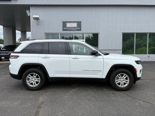 2023 Jeep Grand Cherokee Laredo 4x4