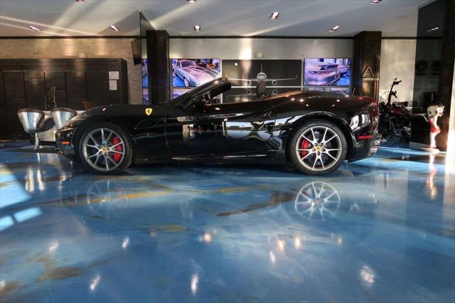 2013 Ferrari California 2dr Convertible