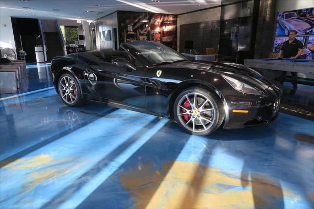 2013 Ferrari California 2dr Convertible