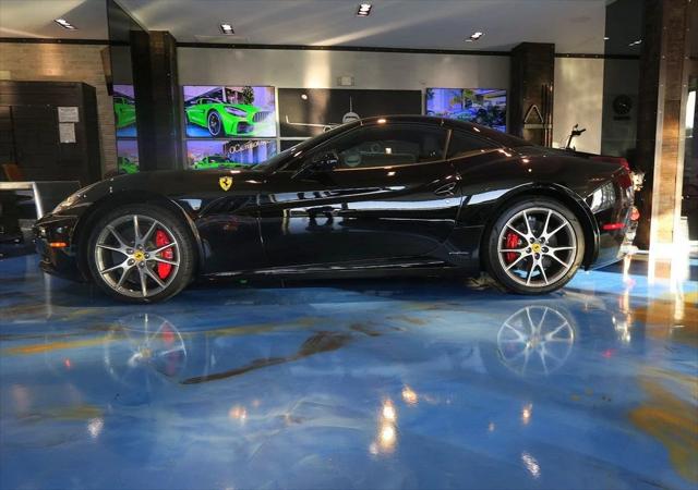 2013 Ferrari California 2dr Convertible