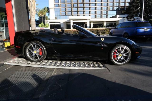 2013 Ferrari California 2dr Convertible