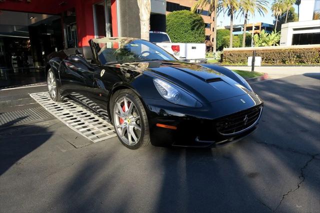 2013 Ferrari California 2dr Convertible