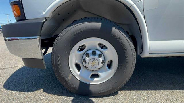 2025 Chevrolet Express Cutaway Work Van