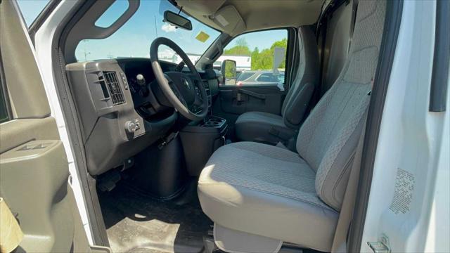2025 Chevrolet Express Cutaway Work Van