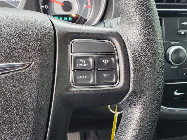 Used 2013 Chrysler 200 For Sale in Waterford Twp, MI