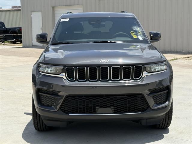 2025 Jeep Grand Cherokee GRAND CHEROKEE LAREDO 4X2
