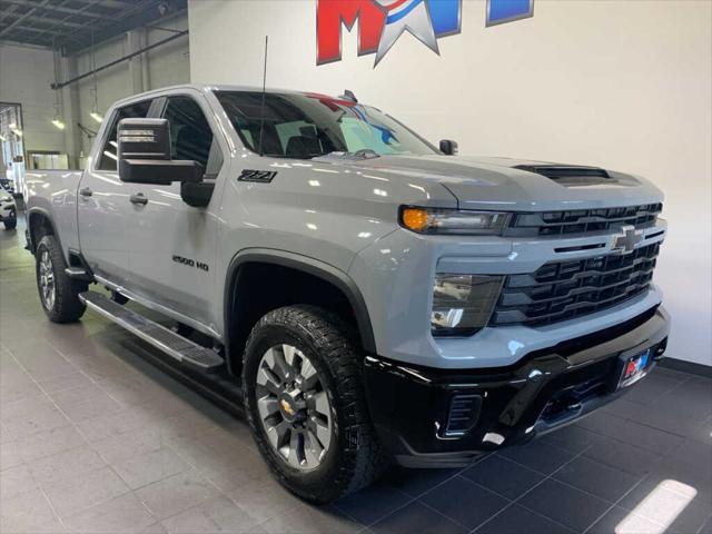 2024 Chevrolet Silverado 2500HD 4WD Crew Cab Standard Bed Custom