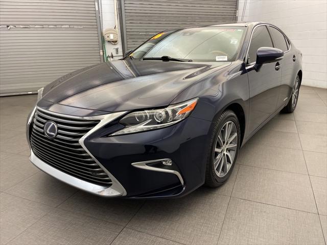 2016 Lexus ES 300h 300h
