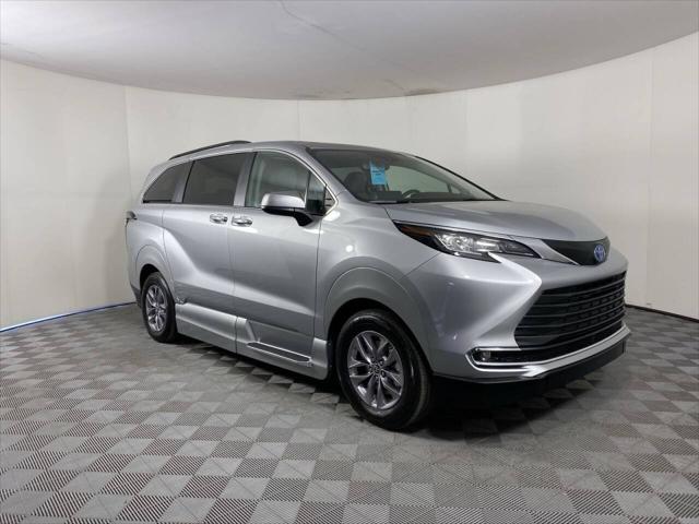 2022 Toyota Sienna XLE